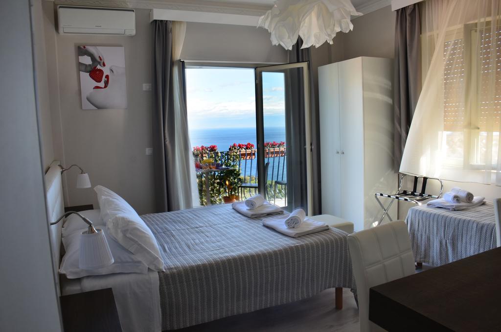 Athena Charming Rooms Taormina Ngoại thất bức ảnh